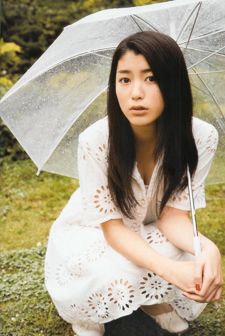 成海璃子タバコ写真を撮られた!激太りで干されて現在は仕事なし! | 芸能レジスタンス
